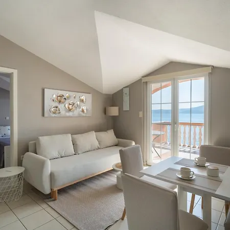 Calmasol Beachfront * Sukošan