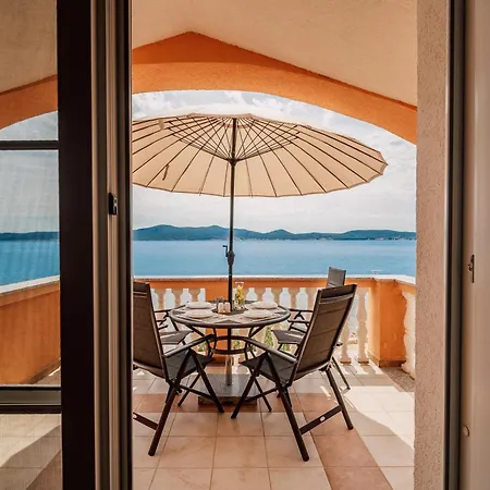 Apartment Calmasol Beachfront