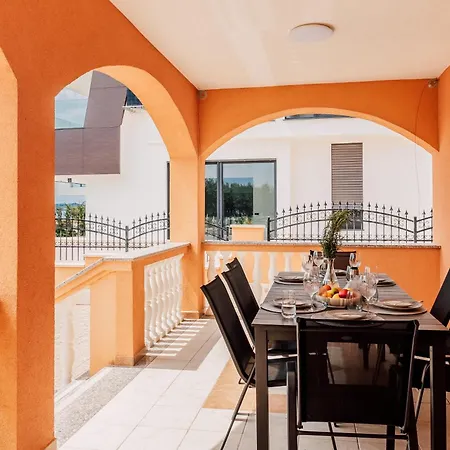Apartment Calmasol Beachfront Sukošan