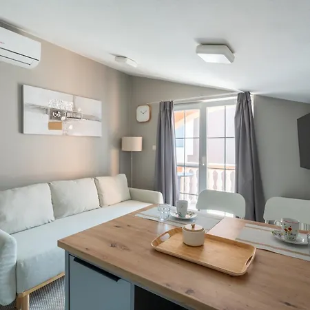 Calmasol Beachfront Daire Sukošan