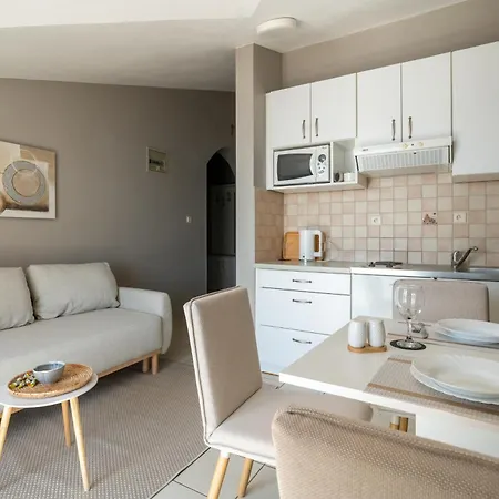 Daire Calmasol Beachfront