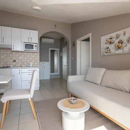 Calmasol Beachfront *